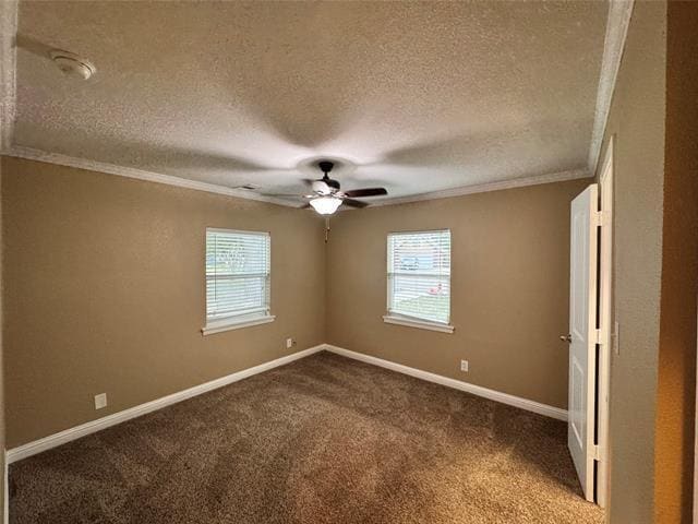 Building Photo - 912 Iowa St