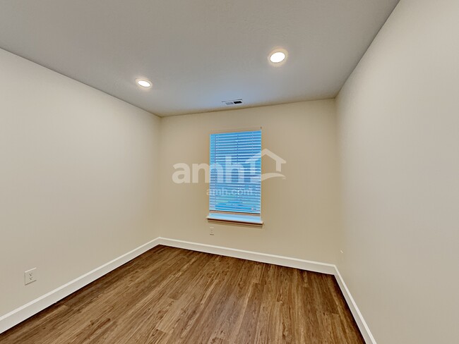 Building Photo - 2430 S Wild Horse Way