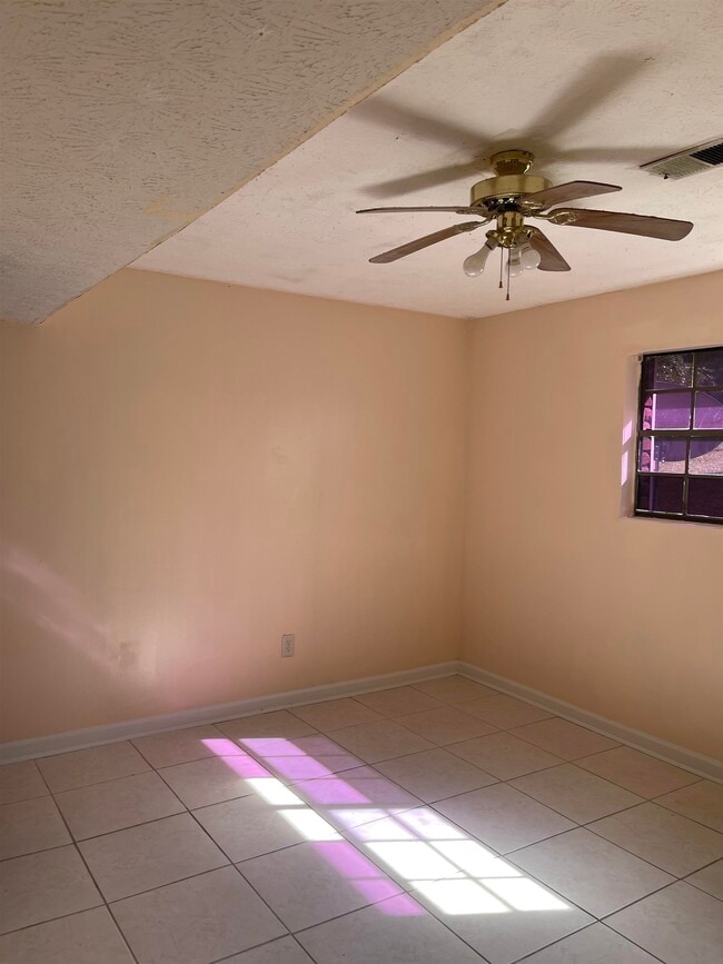 Building Photo - 152 Rountree Rd