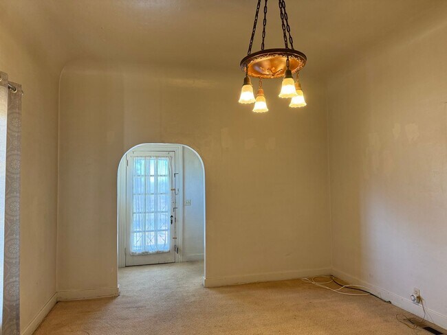 Building Photo - "Charming 2-Bedroom Country Cottage with P...