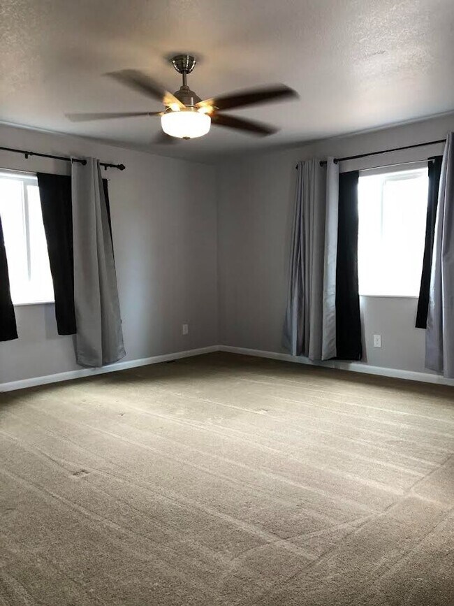 Building Photo - Charming 4 Bd, 2 Ba, Ranch Home in D-12 School District, close to Downtown, Trails and Ft. Carson