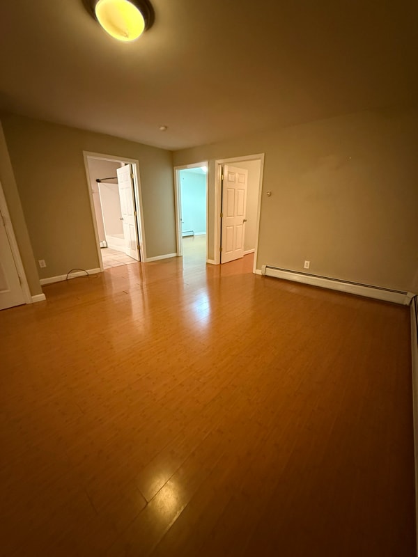 Building Photo - 1458 N Main St