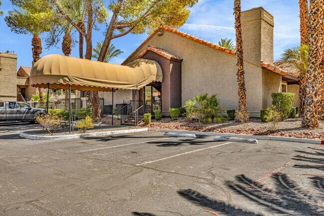 Building Photo - SW!! 2 Bedroom Condo!! 1st Floor!! Newly r...
