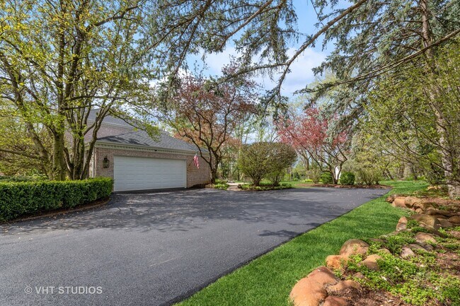 Building Photo - 24 Ashbury Ln