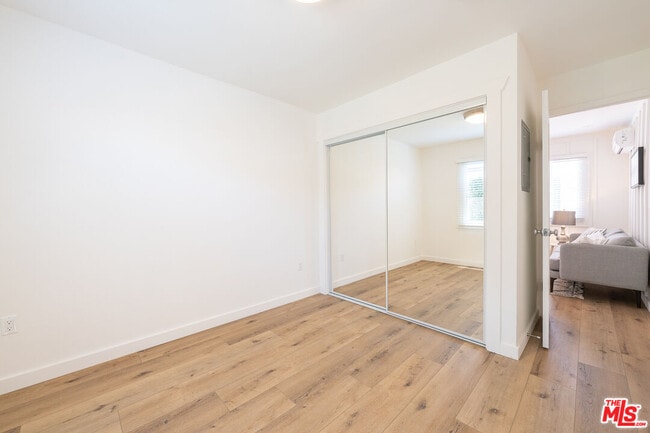 Building Photo - 314 N Venice Blvd