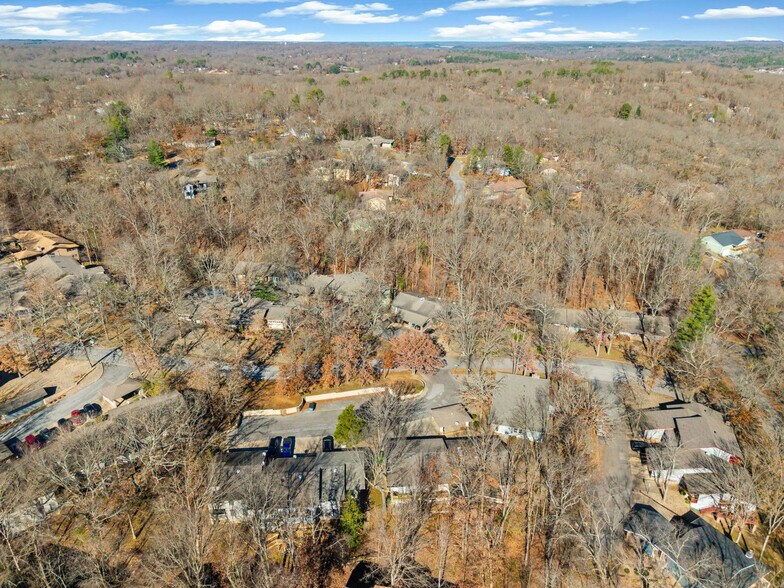 Building Photo - 9 August Ln