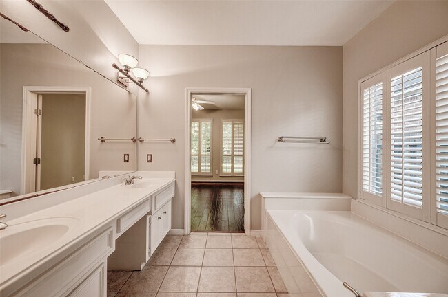 Building Photo - 22726 Shannon Falls Ct