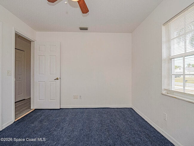 Building Photo - 483 Melrose Ln