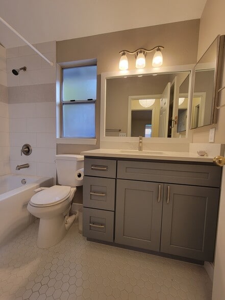 Building Photo - 9506 Sand Point Way NE