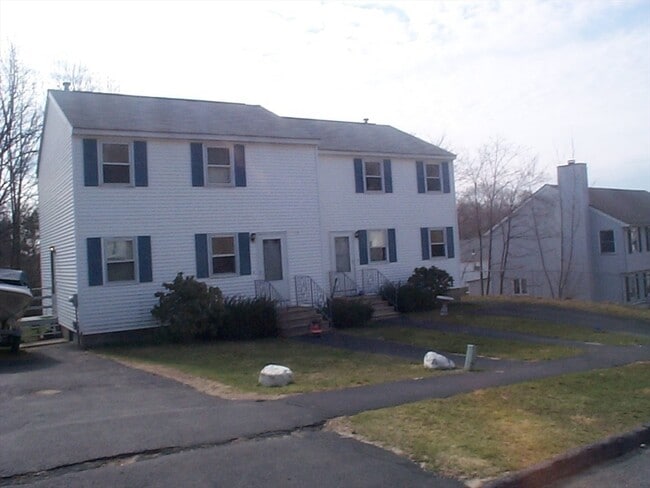 Primary Photo - 15 Catalpa Cir