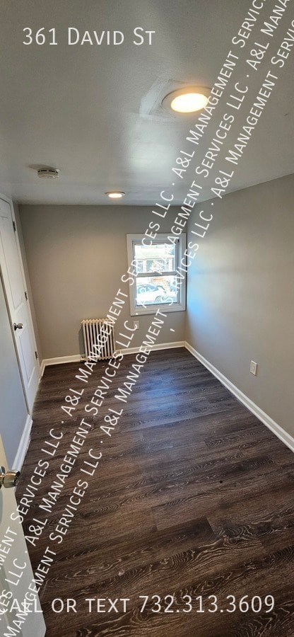 Building Photo - 361 David St