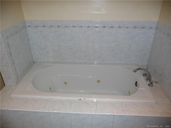 Building Photo - 1 Eastview St