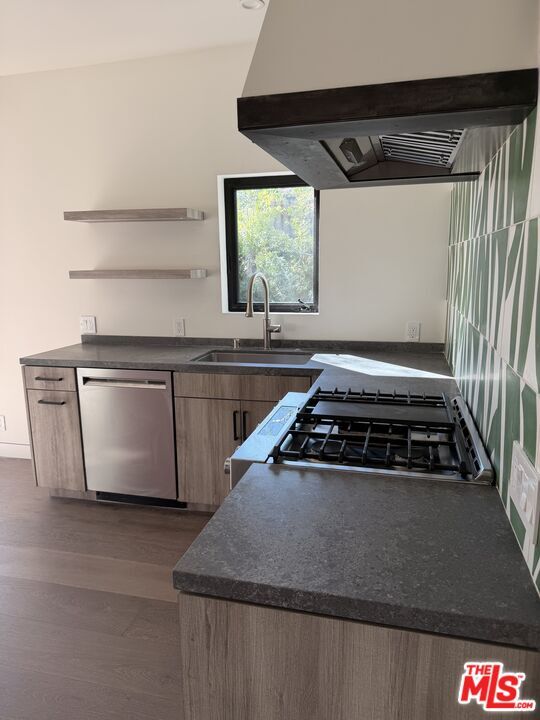 Building Photo - 4517 Cleland Ave