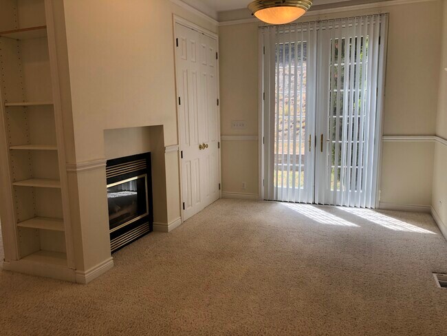 Building Photo - 265 NW Terre View Dr