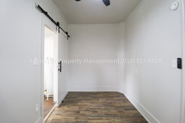 Building Photo - N Rosedale Ave Triplex