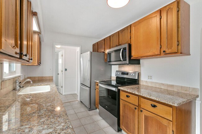 Building Photo - Charming Lake Loveland Ranch - Cozy Comfort & Unbeatable Location!