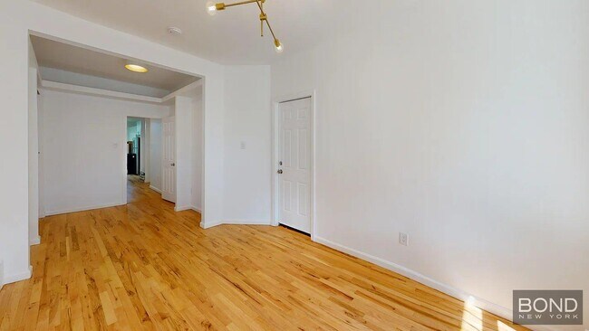 Building Photo - 281 Starr St