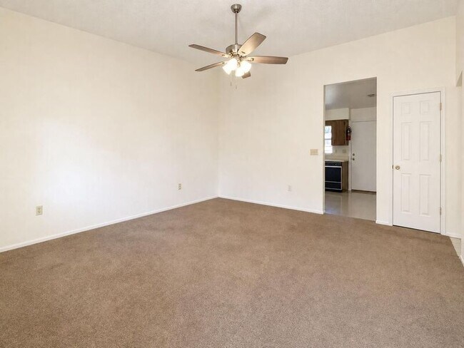 Building Photo - 3931 Spoonbill Ct