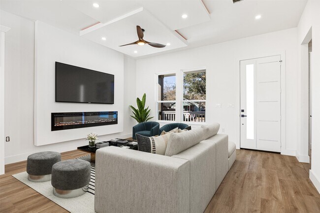 Building Photo - 615 Lettie St