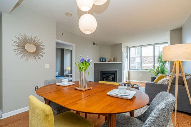 Building Photo - 851 N Glebe Rd