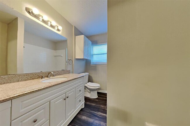 Building Photo - 3214 Evergreen Glade Dr