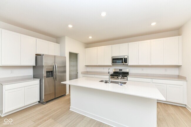 Building Photo - 16946 Daly Dr