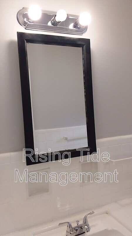 Building Photo - 7016 Briarwood Ln