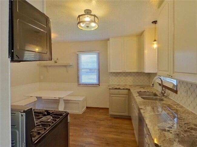 Building Photo - 16377 Duluth Ave SE