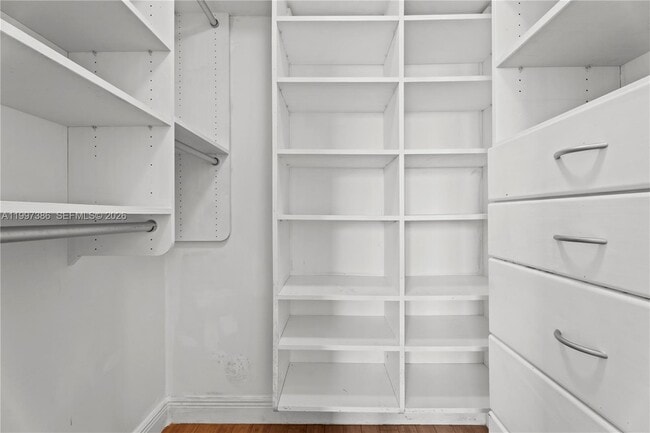 Building Photo - 770 Claughton Island Dr