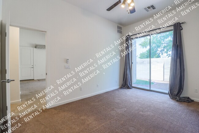 Building Photo - 544 N Alma School Rd