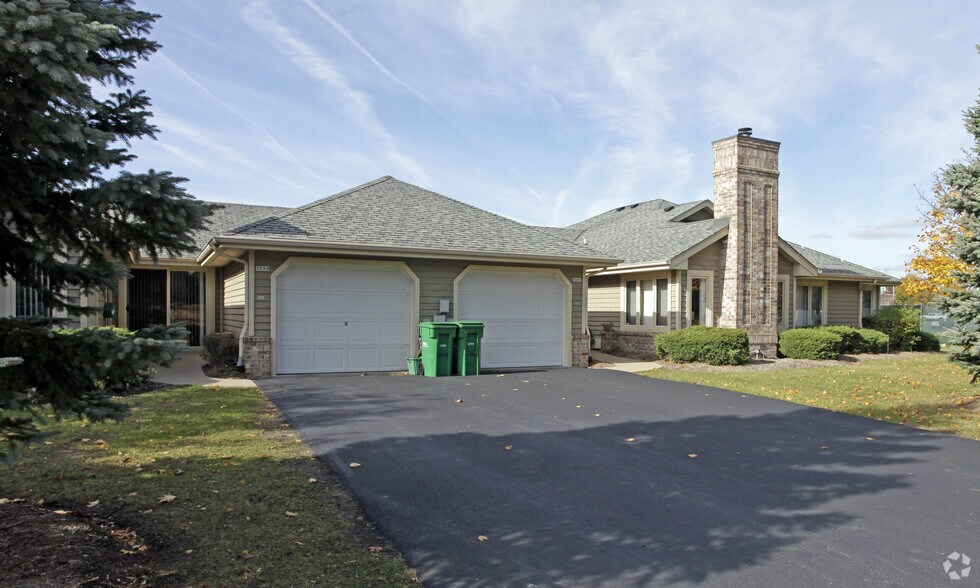 Lincolnshire Coach Homes 55th St & Lincolnshire Blvd Milwaukee WI