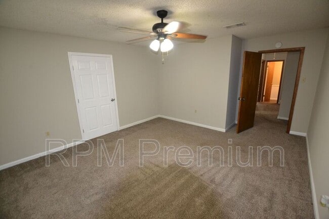 Building Photo - 2214 Alice St