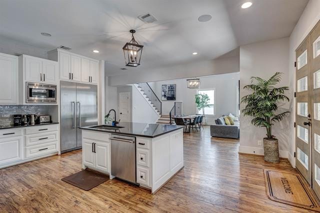 Building Photo - 9415 Thornberry Ln