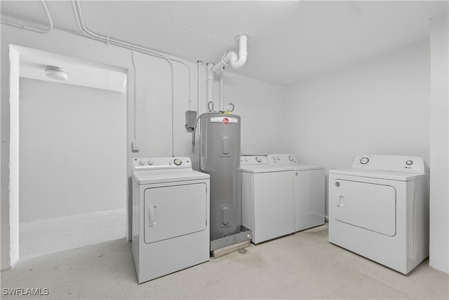 Building Photo - 3443 Gulf Shore Blvd N