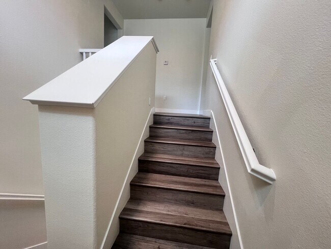 Building Photo - STUNNING 4BD/2.5BA TOWNHOUSE IN WALNUT CREEK!!!