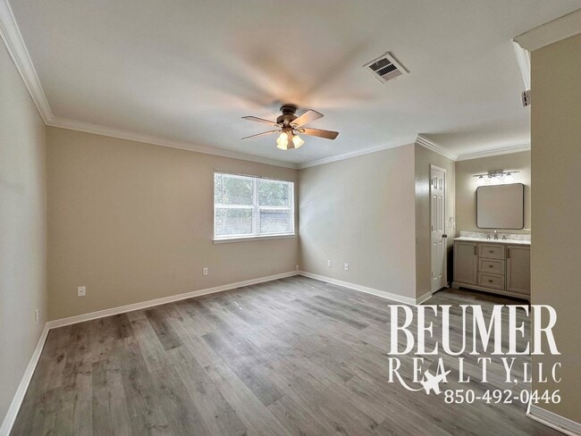 Building Photo - Charming 2 bedroom, 2.5 bath townhome for rent in SW Pensacola!