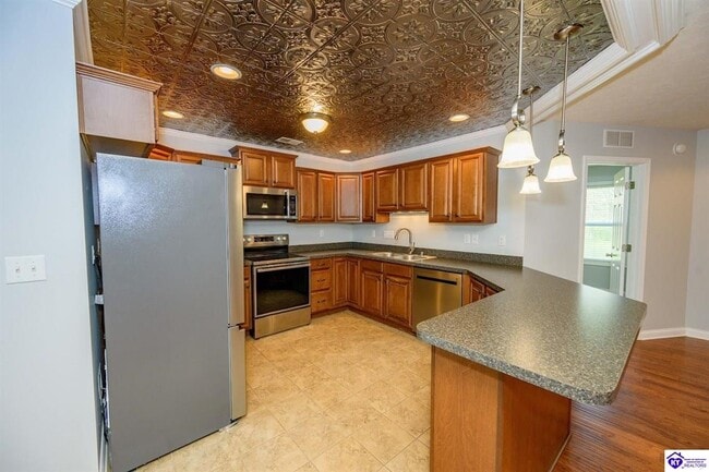 Building Photo - 194 Applewood Ln