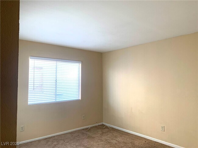 Building Photo - 2752 Eldora Cir