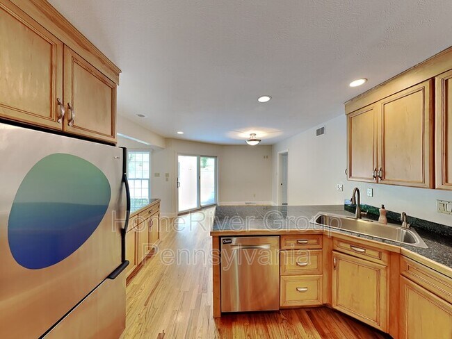 Building Photo - 31 Brucewood Dr