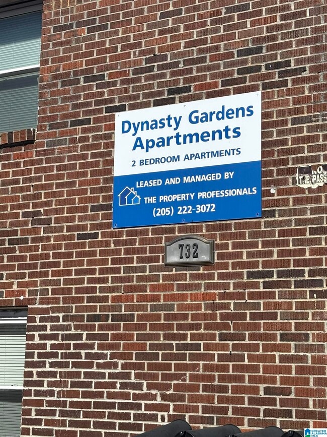 Building Photo - 732 AVENUE F F Ave