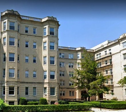 Building Photo - 27 Park Dr