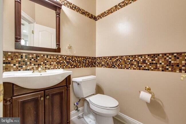 Building Photo - 2191 Oak Forest Dr