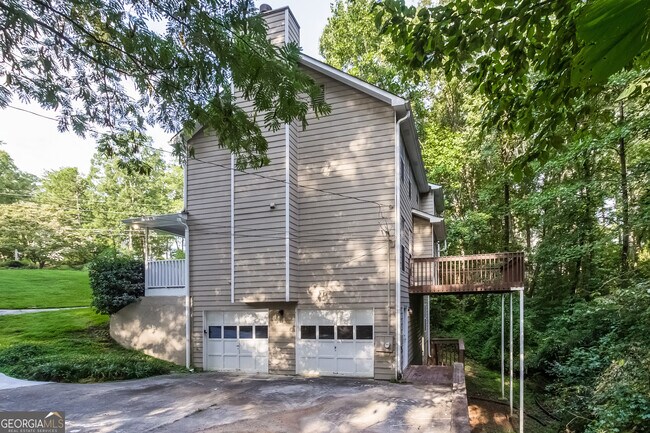 Building Photo - 278 Castleair Dr NE