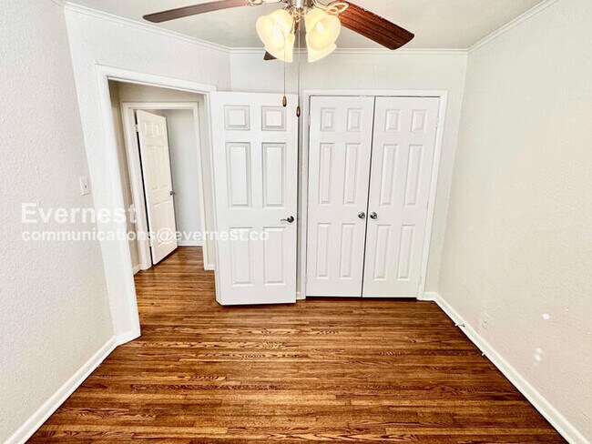 Building Photo - PROMO: Get HALF month’s rent free when you sign the lease TODAY! / 3 Bed, 1 Bath Home with Fenced...