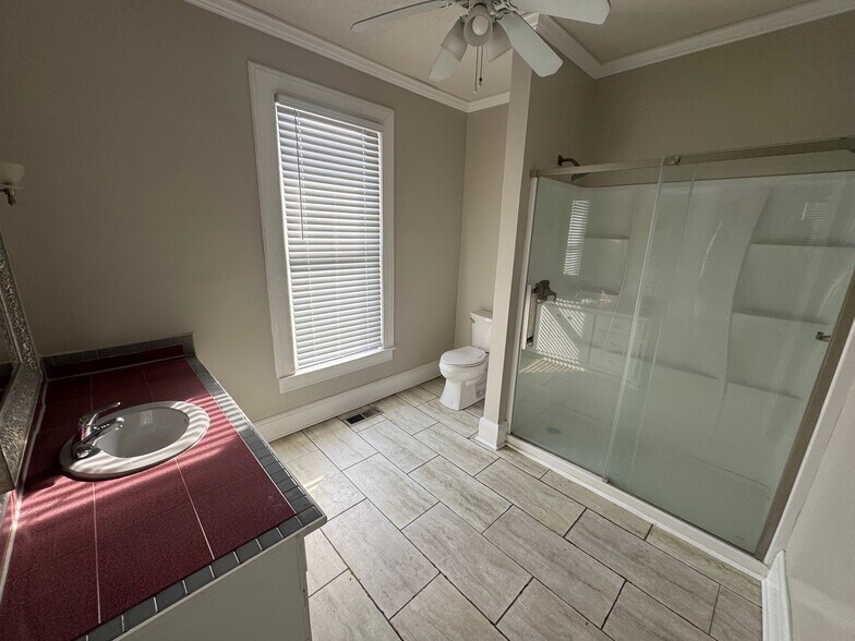 Building Photo - 506 Washington Ave