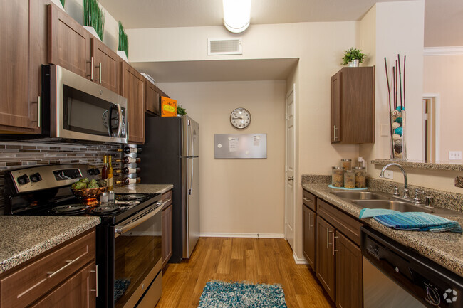 2 Br, Kitchen - Spring Park