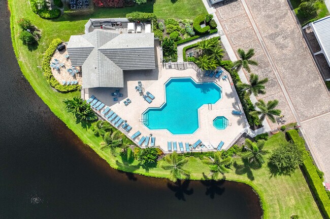 Building Photo - 886 Tanbark Dr