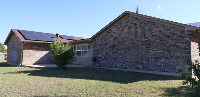 Building Photo - 3 Bed 3 Bath 3 Acres in Aubrey