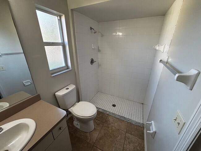 Building Photo - 3/2 Home Marion Oaks