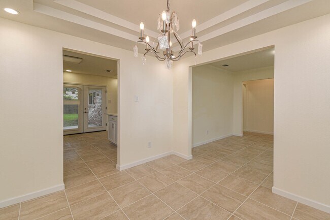 Building Photo - 5003 Denoron Dr
